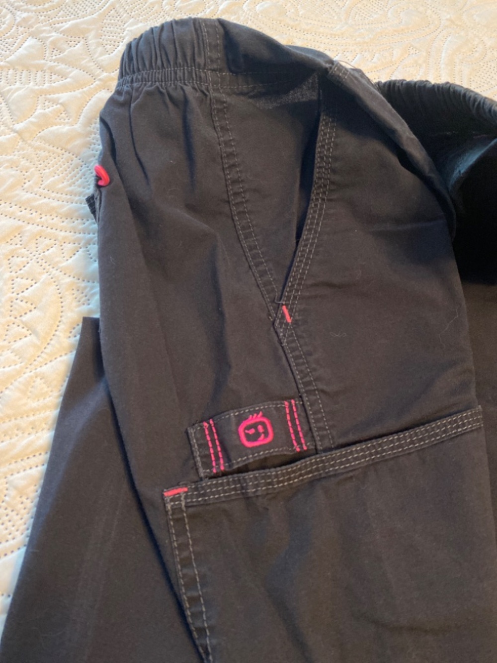 Black and Pink Wonderwink Scrub Bottoms Size Small - Picture 4 of 6